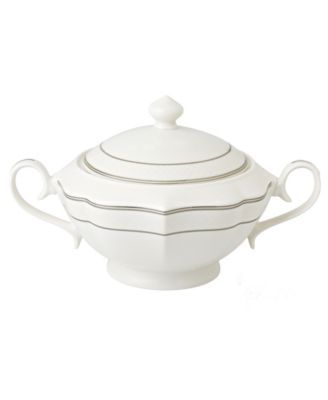 Lorren Home Trends